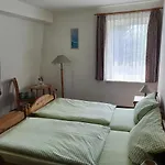 Hotel & Restaurant Zum Krug Im Gruenen Kranze
