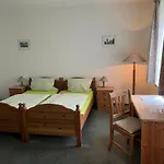 & Restaurant Zum Krug Im Gruenen Kranze Hotel 2*