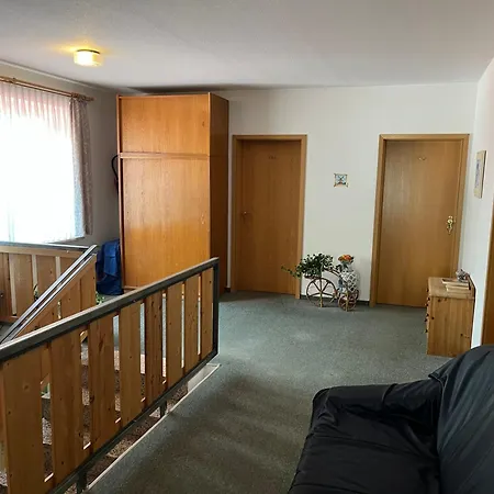 & Restaurant Zum Krug Im Gruenen Kranze